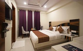 Airport Hotel Ivy With Free Airport Transfr
