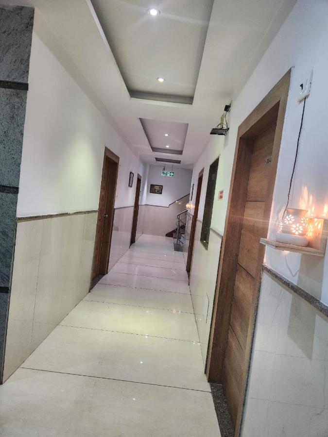 Airport Hotel Ivy With Free Airport Transfr New Delhi Exterior photo